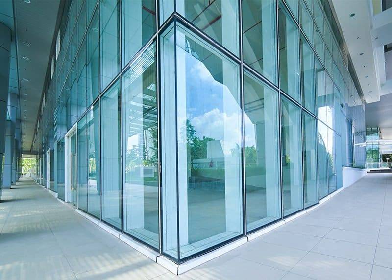 commercial glass installation company in Ontario, Canada